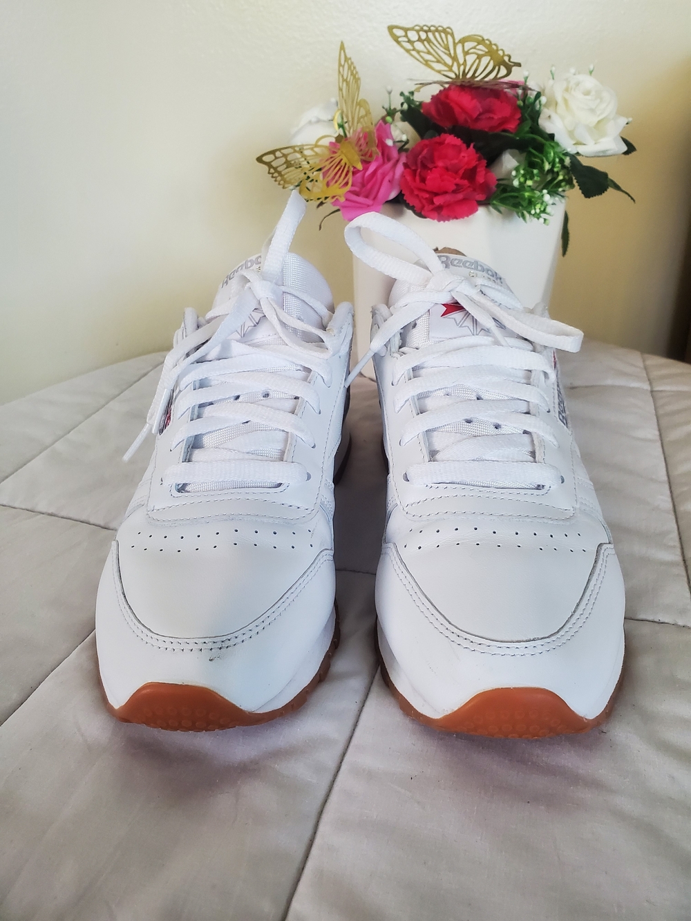 Reebok Classic Leather Women's Sneakers in White Size 8 - Picture 3 of 8